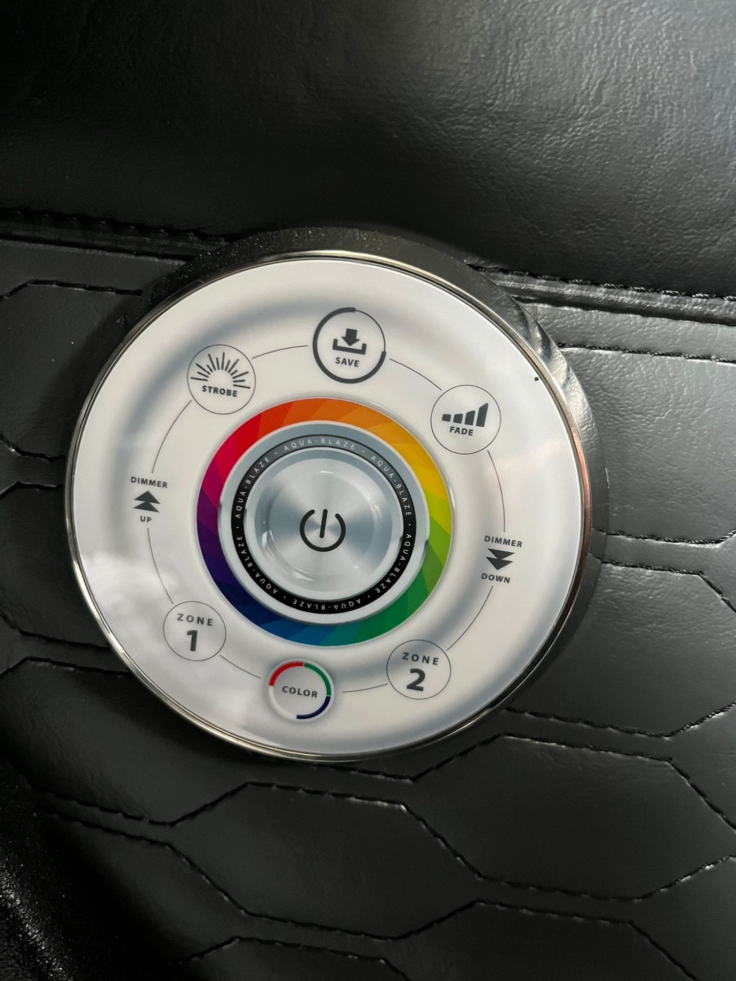 RGB Vnutorné osvetlenie + osvetlenie logo Finval