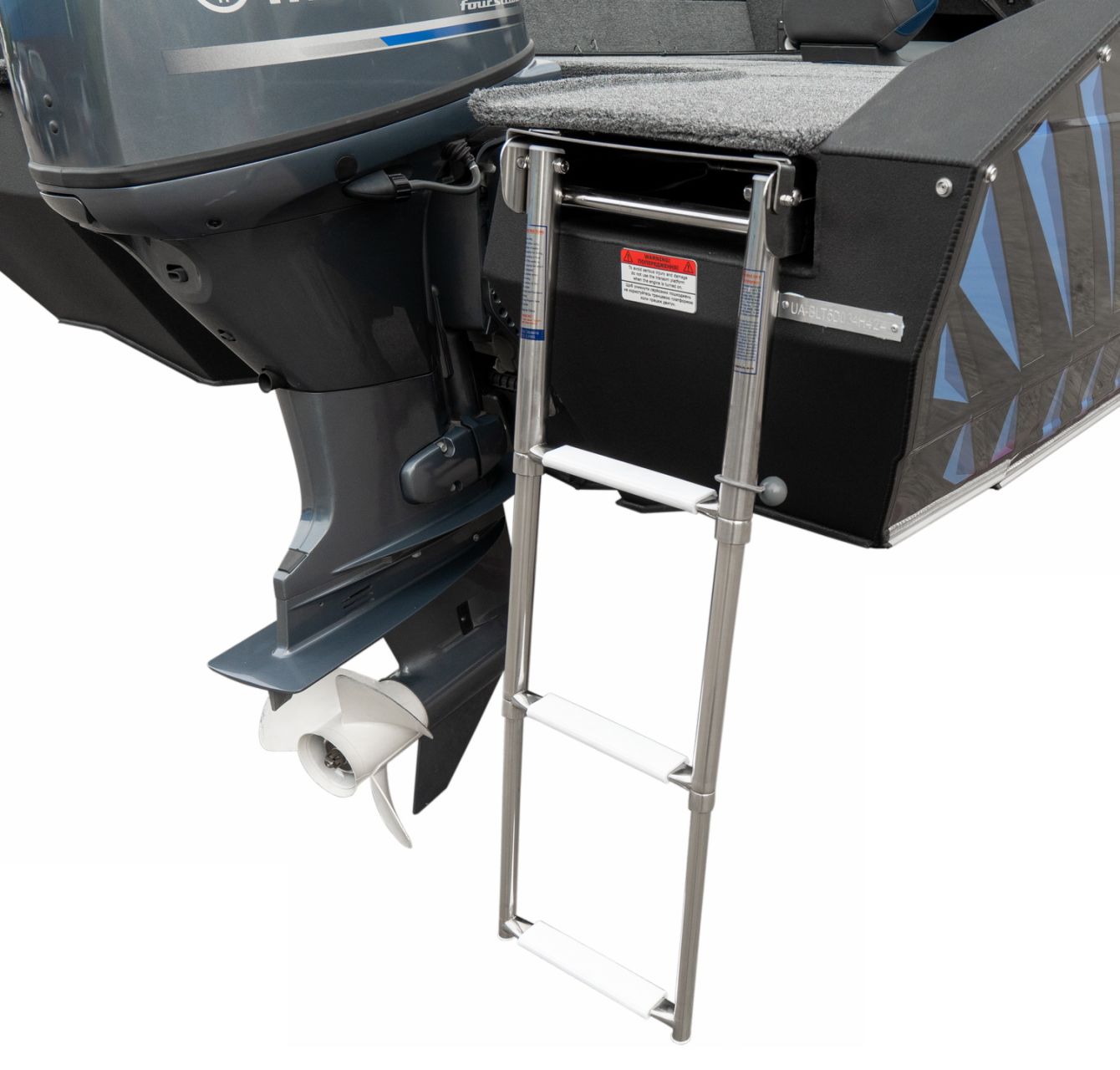 Trojstupňový teleskopický rebrík montáž na zrkadlo lode