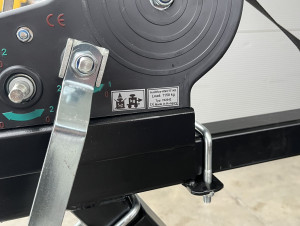 Fotogaléria Príves FB1 - 1300 kg Suski (pre 510bsc,sc,tl) lyžiny, tlmiče, LED