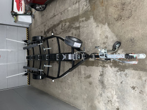 Fotogaléria Príves FB1 - 1300 kg Suski (pre 510bsc,sc,tl) lyžiny, tlmiče, LED