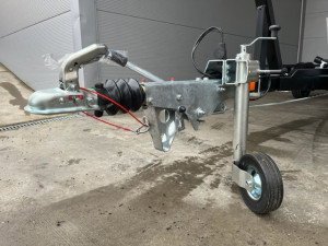 Fotogaléria Príves FB1 - 1500 kg Suski (pre 505, 515) lyžiny, tlmiče, LED