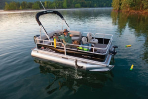 Fotogaléria BASS BUGGY 16 DLX