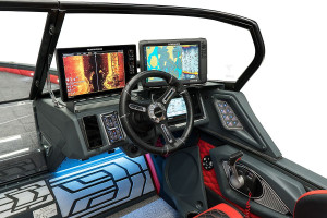 Fotogaléria Finval 685 FishPro DC