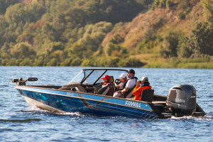 Fotogaléria Finval 685 FishPro DC