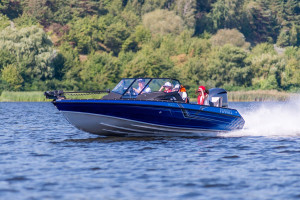 Fotogaléria Finval 685 FishPro DC